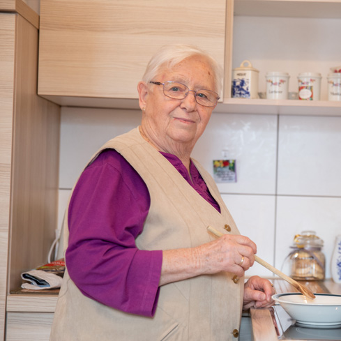 Als Pflegebedürftiger weiter selbstständig leben – <span>in unserer Wohnanlage</span>